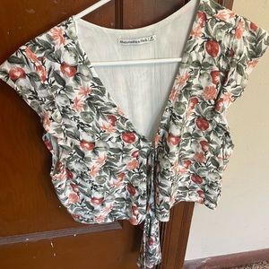 Abercrombie flutter sleeve crop tie front crop top